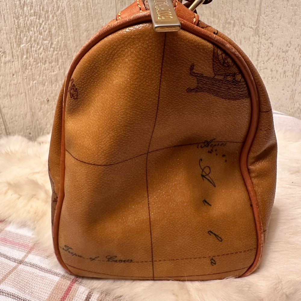 Alviero Martini Leather Travel Bag - Picture 4 of 11
